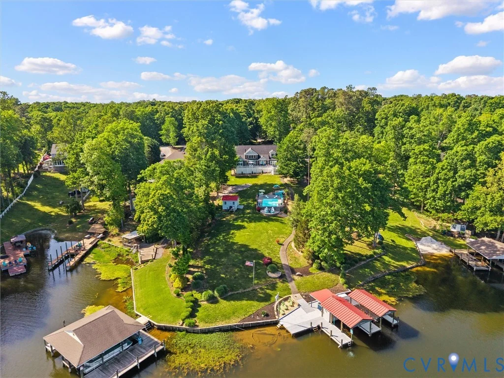 20149 Oak River Court