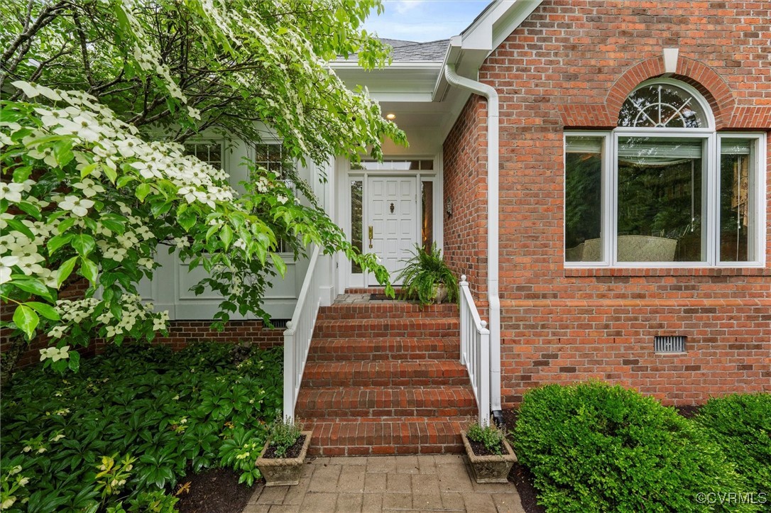 17 E Square Lane
