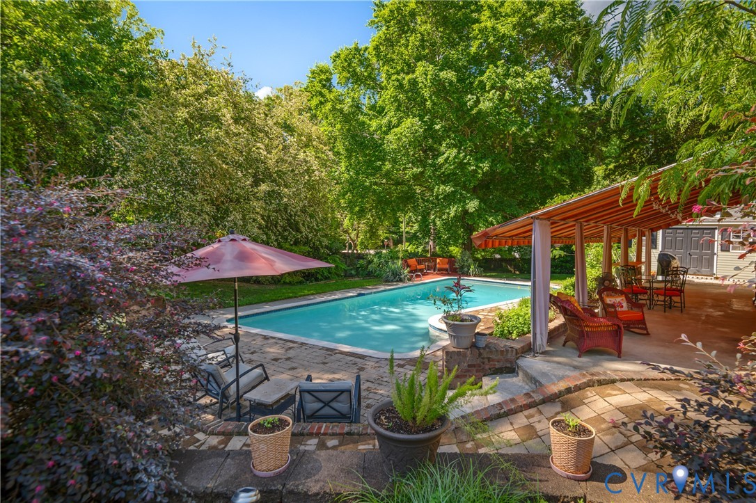 1152 Oakridge Road