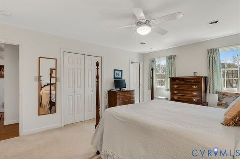 Tiny photo for 3209 Walnut Street, Hopewell, VA 23860 (MLS # 2527389)