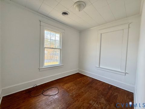 Tiny photo for 312 E Church Street, Kilmarnock, VA 22482 (MLS # 2605567)
