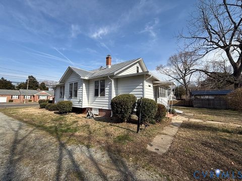 Tiny photo for 312 E Church Street, Kilmarnock, VA 22482 (MLS # 2605567)