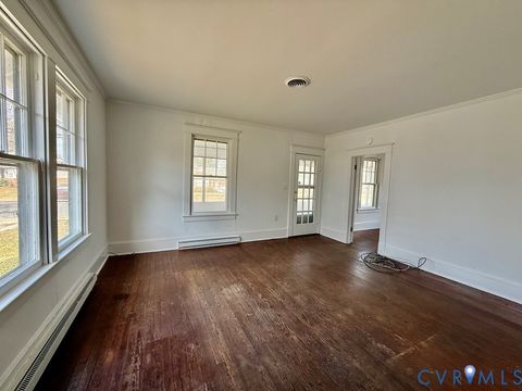 Tiny photo for 312 E Church Street, Kilmarnock, VA 22482 (MLS # 2605567)