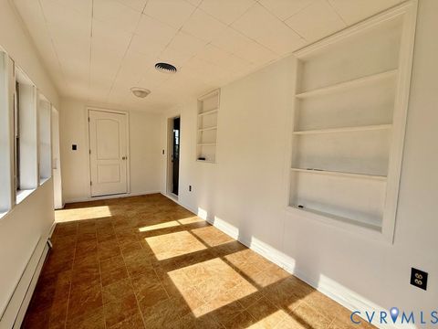 Tiny photo for 312 E Church Street, Kilmarnock, VA 22482 (MLS # 2605567)