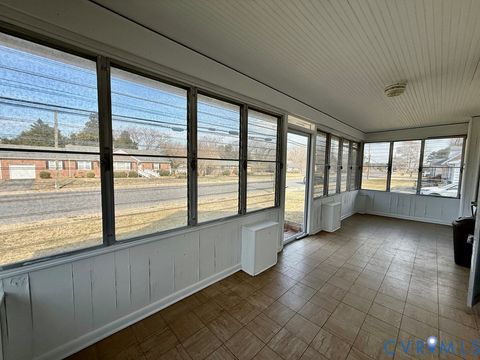 Tiny photo for 312 E Church Street, Kilmarnock, VA 22482 (MLS # 2605567)