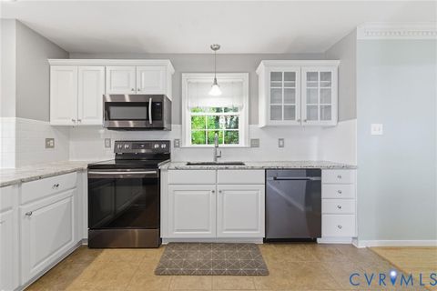 Tiny photo for 3131 Poinsetta Drive, Chester, VA 23831 (MLS # 2609610)