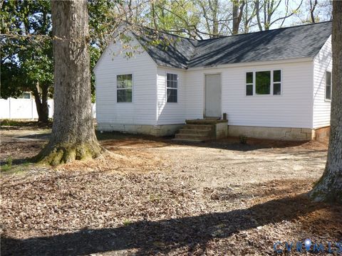 Tiny photo for 609 Nottoway Avenue, Blackstone, VA 23824 (MLS # 2533304)