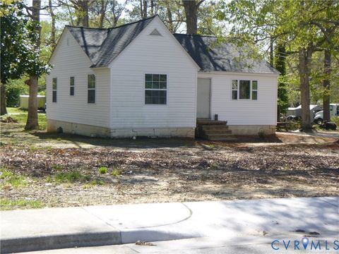 Photo of 609 Nottoway Avenue, Blackstone, VA 23824 (MLS # 2533304)