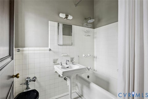 Tiny photo for 612 W Franklin Street #5E, Richmond, VA 23220 (MLS # 2623995)