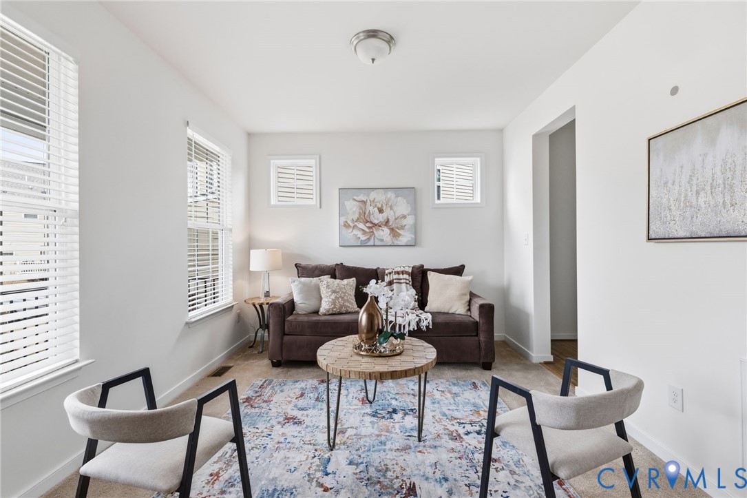 8838 Thorneshire Circle