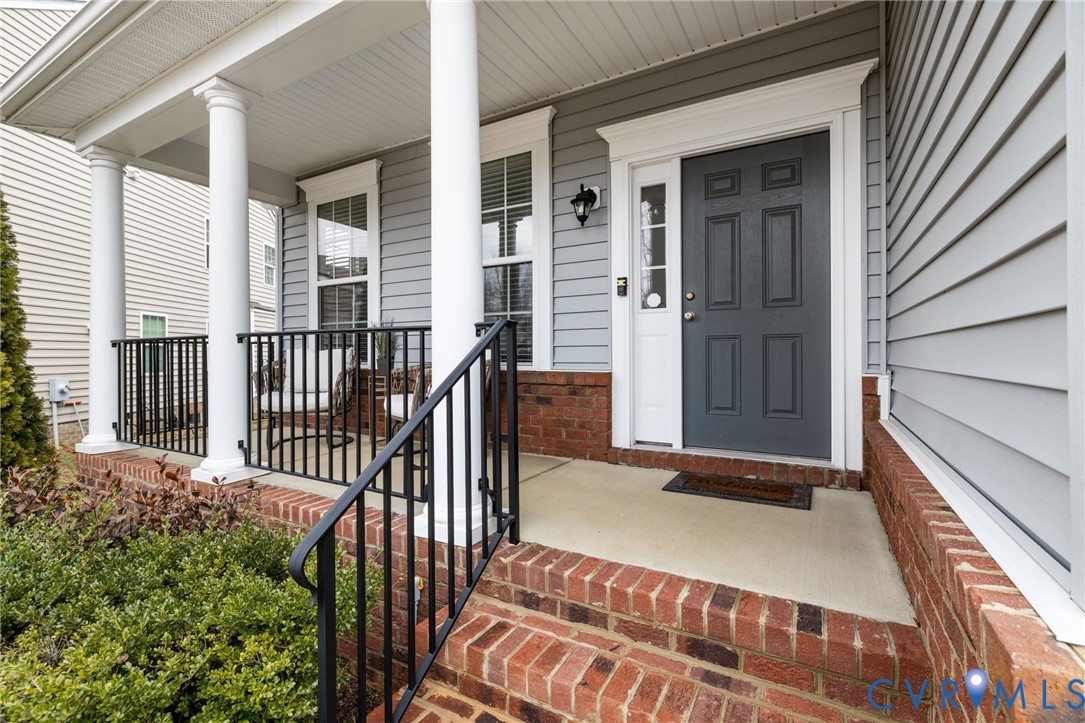 8838 Thorneshire Circle