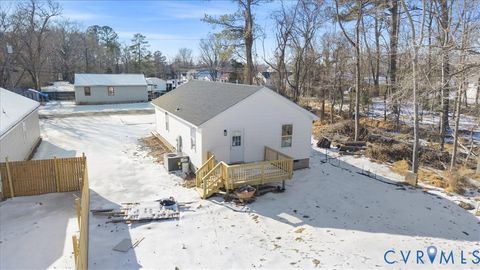 Tiny photo for 1100 Patrick St, Petersburg, VA 23803 (MLS # 2603021)