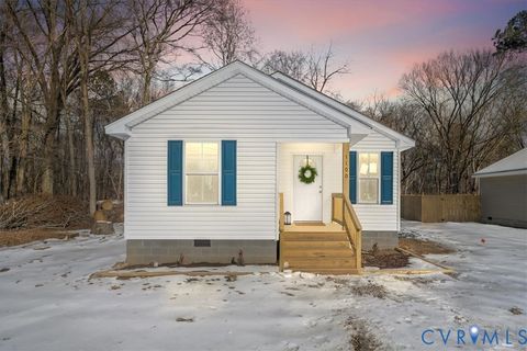 Tiny photo for 1100 Patrick St, Petersburg, VA 23803 (MLS # 2603021)