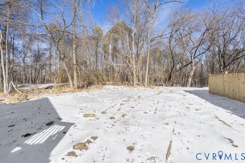Tiny photo for 1100 Patrick St, Petersburg, VA 23803 (MLS # 2603021)