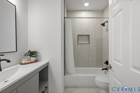 Tiny photo for 830 Rome Street, Petersburg, VA 23803 (MLS # 2624093)