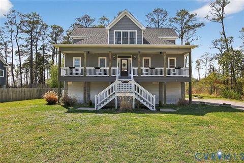 Photo of 4 Walters Lane, Poquoson, VA 23662 (MLS # 2608163)