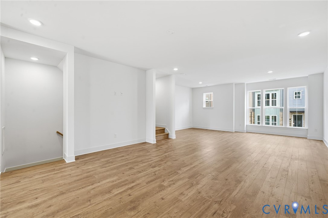 12043 Flowering Lavender Loop