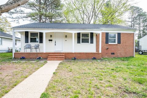 A home in Colonial Heights