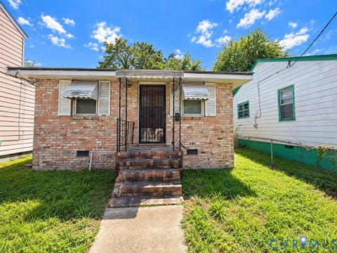 Photo of 834 Miller Street, Petersburg, VA 23803 (MLS # 2625304)