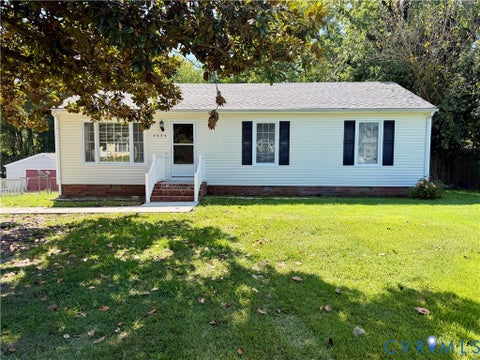 Photo of 5835 Huntingcreek Drive, North Chesterfield, VA 23237 (MLS # 2625676)