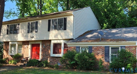 Photo of 307 Winston Avenue, Colonial Heights, VA 23834 (MLS # 2617883)