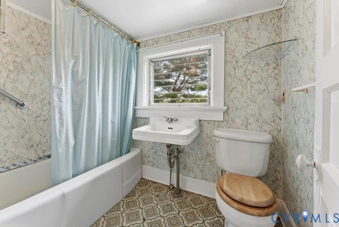 Tiny photo for 25805 N James Madison Highway, New Canton, VA 23123 (MLS # 2623505)