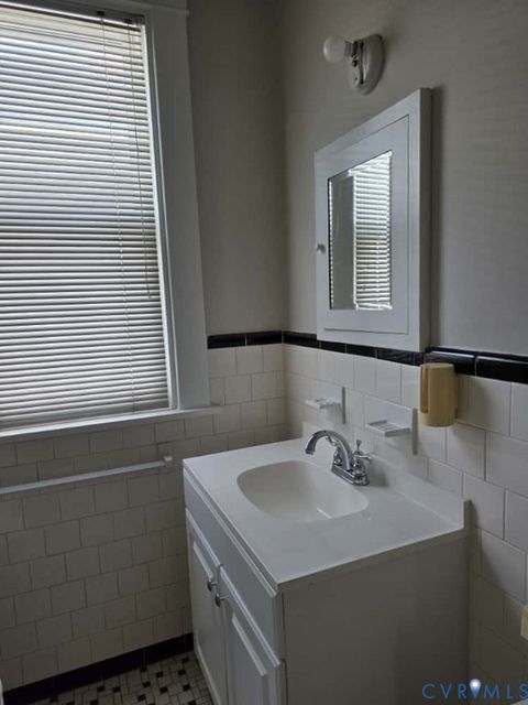 Tiny photo for 2702 Seminary Avenue, Richmond, VA 23220 (MLS # 2527511)