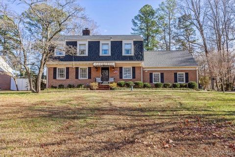 A home in Colonial Heights