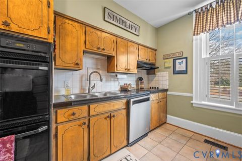Tiny photo for 517 Longwood Avenue, Bedford, VA 24523 (MLS # 2608730)