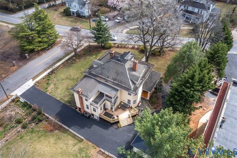 Tiny photo for 517 Longwood Avenue, Bedford, VA 24523 (MLS # 2608730)