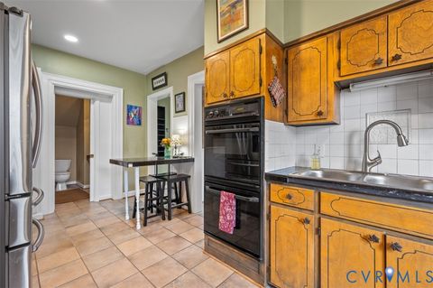 Tiny photo for 517 Longwood Avenue, Bedford, VA 24523 (MLS # 2608730)