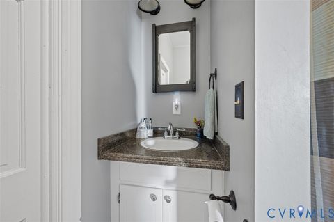 Tiny photo for 517 Longwood Avenue, Bedford, VA 24523 (MLS # 2608730)