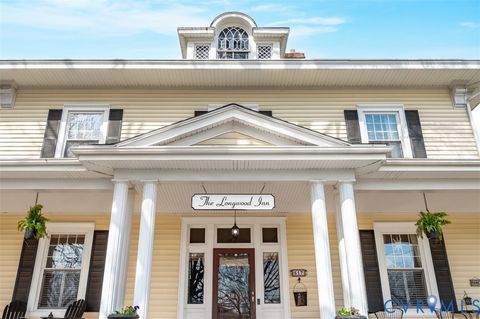 Tiny photo for 517 Longwood Avenue, Bedford, VA 24523 (MLS # 2608730)