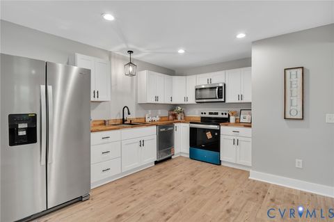 Tiny photo for 117 Merryman Drive, Victoria, VA 23974 (MLS # 2533765)