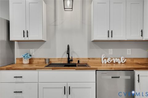 Tiny photo for 117 Merryman Drive, Victoria, VA 23974 (MLS # 2533765)