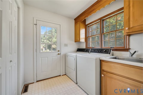 Tiny photo for 164 Breezy Hill Drive, Colonial Heights, VA 23834 (MLS # 2618279)