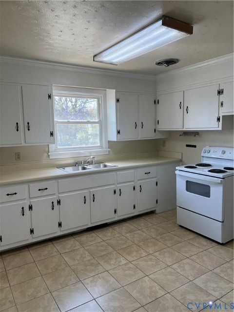 Tiny photo for 3000 Clark Street, Hopewell, VA 23860 (MLS # 2608290)