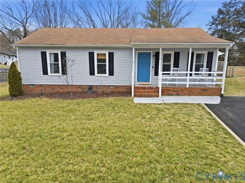 Photo of 4518 Glen Tara Drive, Midlothian, VA 23112 (MLS # 2603188)