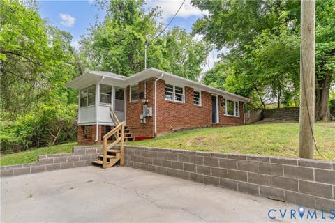 Photo of 108 Vaughan Street, Farmville, VA 23901 (MLS # 2619182)