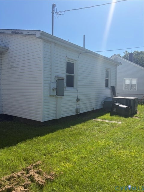Tiny photo for 402 N 5th Avenue, Hopewell, VA 23860 (MLS # 2625591)