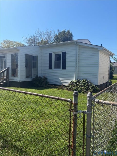 Tiny photo for 402 N 5th Avenue, Hopewell, VA 23860 (MLS # 2625591)