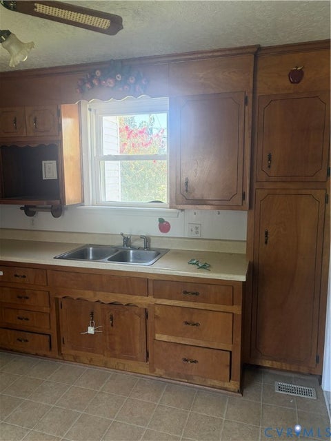 Tiny photo for 402 N 5th Avenue, Hopewell, VA 23860 (MLS # 2625591)