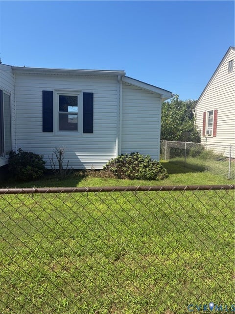 Tiny photo for 402 N 5th Avenue, Hopewell, VA 23860 (MLS # 2625591)