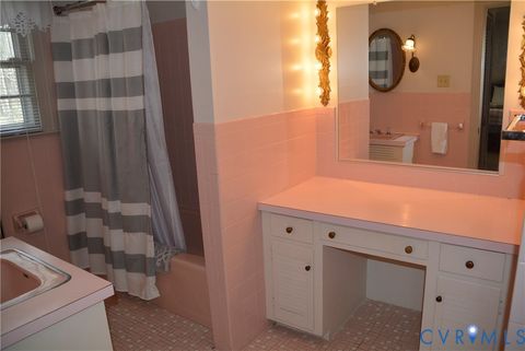 Tiny photo for 1104 High Street St, Farmville, VA 23901 (MLS # 2618113)