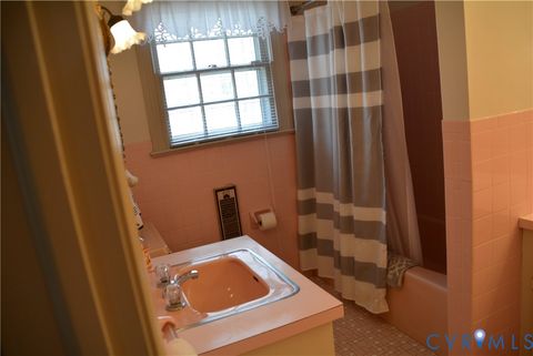 Tiny photo for 1104 High Street St, Farmville, VA 23901 (MLS # 2618113)