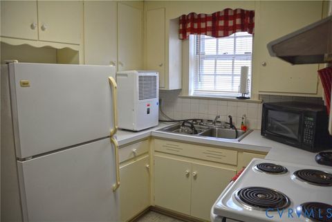 Tiny photo for 1104 High Street St, Farmville, VA 23901 (MLS # 2618113)