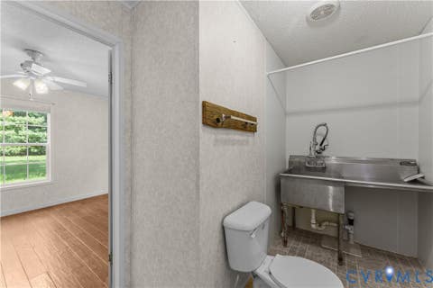 Tiny photo for 9174 Howardsville Road, Howardsville, VA 24562 (MLS # 2622390)