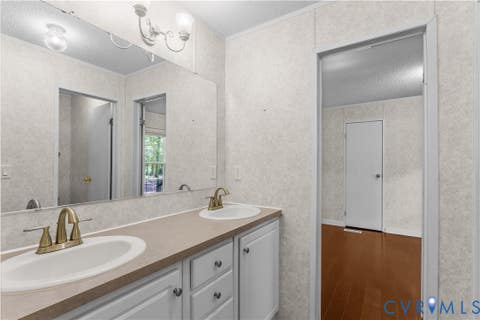 Tiny photo for 9174 Howardsville Road, Howardsville, VA 24562 (MLS # 2622390)