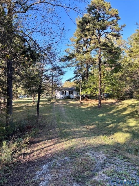 Tiny photo for 4647 Poorhouse Road, Victoria, VA 23974 (MLS # 2628330)