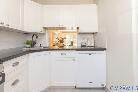 Tiny photo for 509 N Hamilton Street #J, Richmond, VA 23221 (MLS # 2625971)
